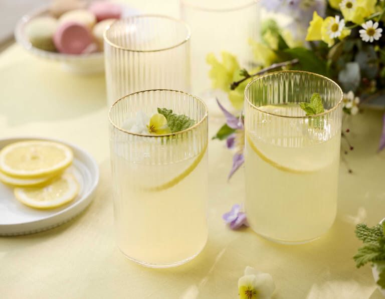 SMUKKE GLAS <br>MED GULDKANT